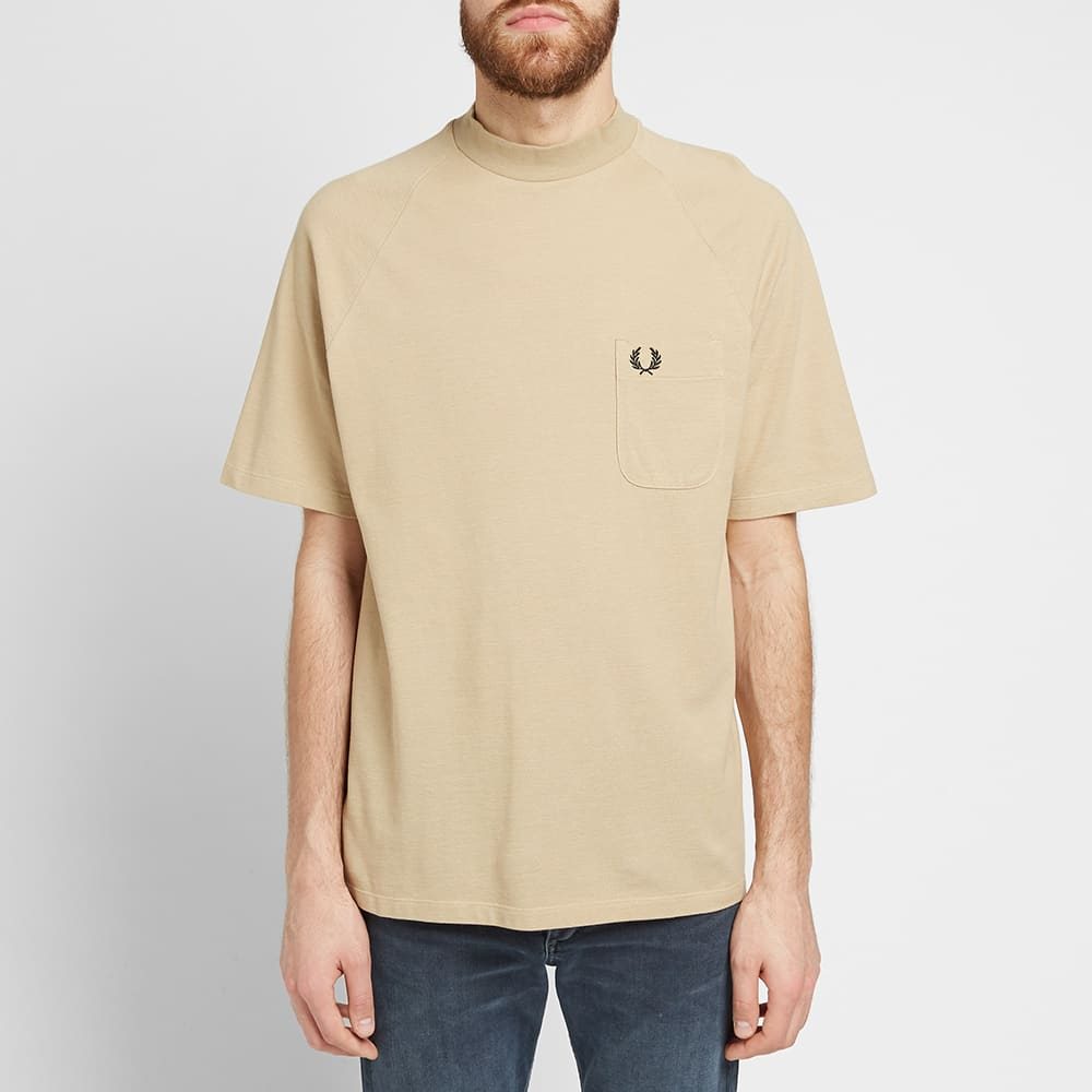 Fred Perry 2 Tone Raglan Camel Beige Tee