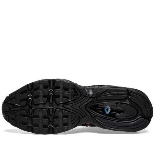 triple black nike tailwind